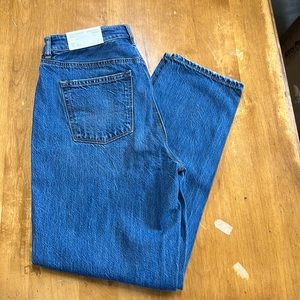 NWT American Eagle Mom Staright Jeans Size 10